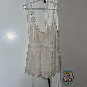 White flowy tank🤎